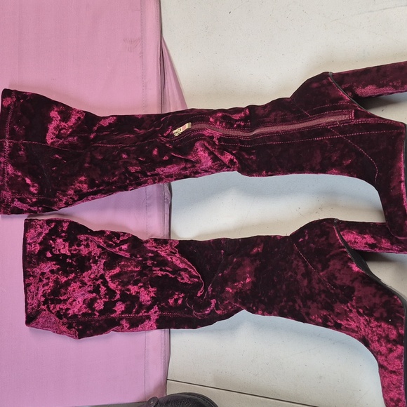 FRH Murray 5.5 Burgundy Thigh High Boot - New - Picture 1 of 6